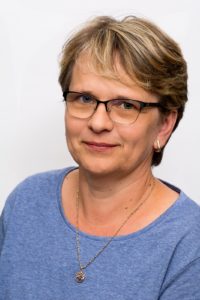 Bánfainé Kresz Gabriella : adatszolgáltatási csoportvezető